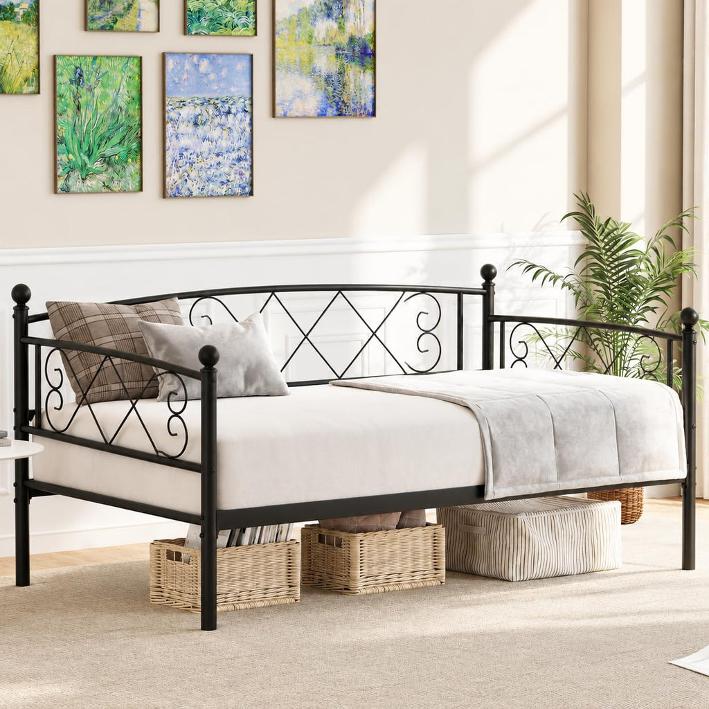 Twin Daybed with Trundle and Heart-Shaped Headboard L95001