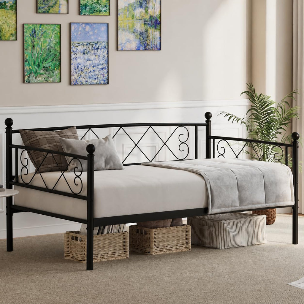 Twin Daybed with Trundle and Heart-Shaped Headboard L95001